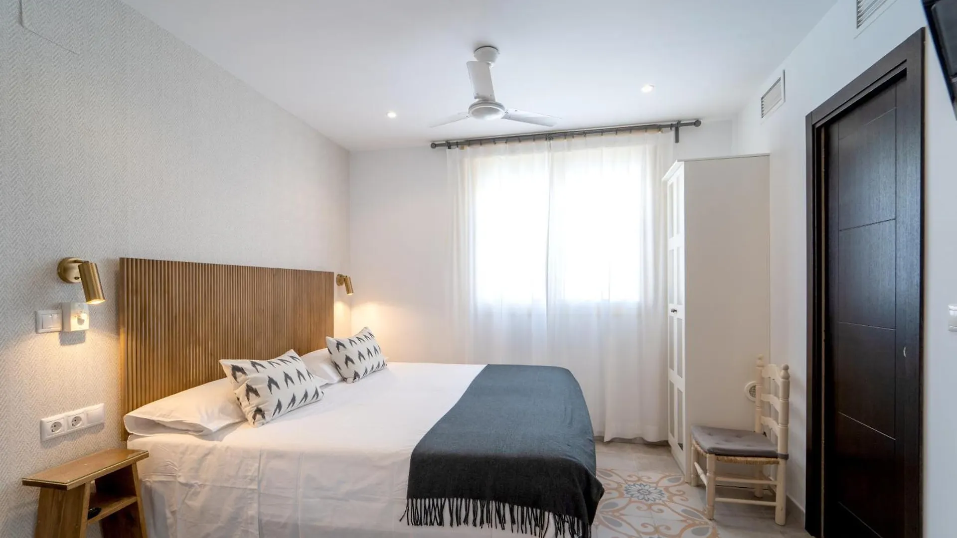 Hotel La Siesta De Picasso Málaga 2*,