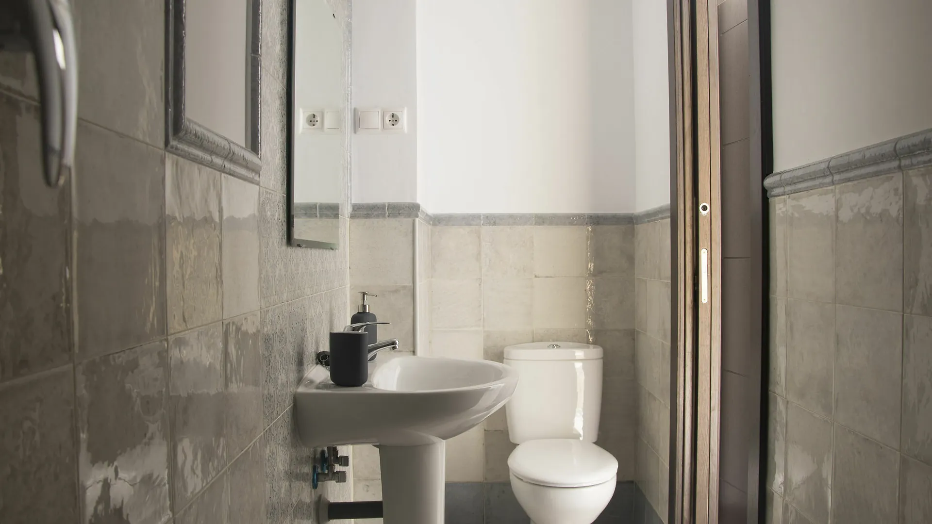 Hotel La Siesta De Picasso Málaga Affittacamere